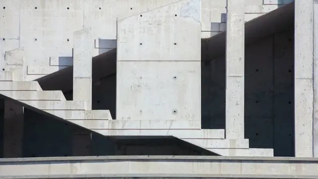 Edificación de puro concreto