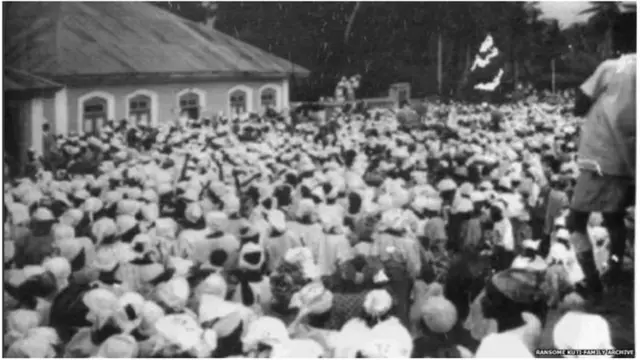 awọn obinrin n ṣe iwọde