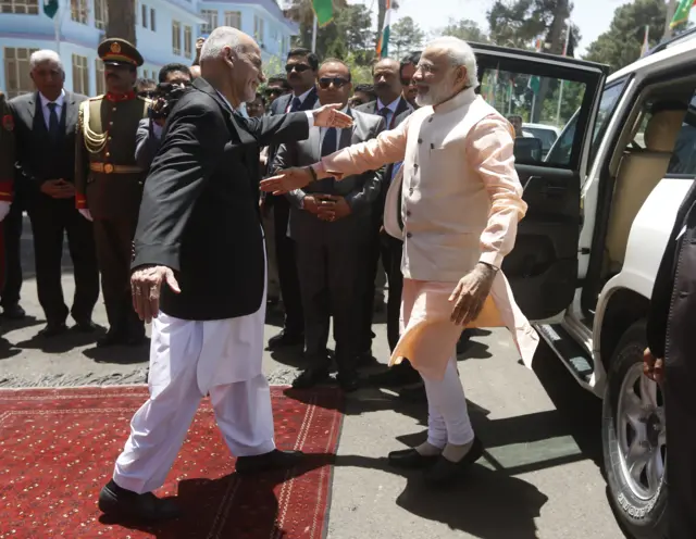 انڈین وزیرِ اعظم نریندر مودی اور افغانستان کے صدر غنی