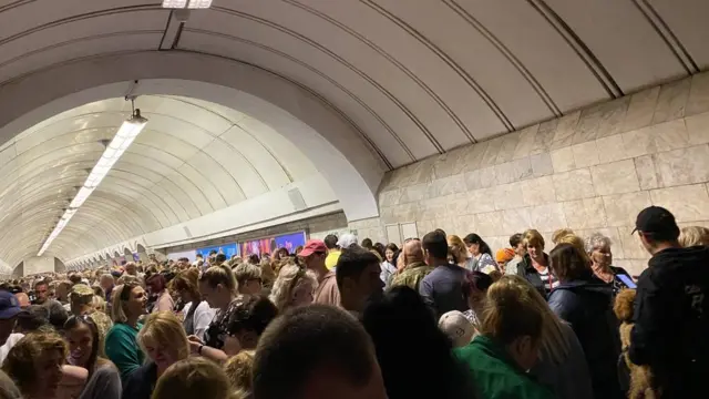 киїське метро під час ракетної атаки