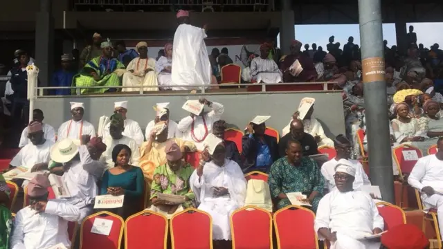 Awọn eeyan to wọ asọ ẹgbẹjọda