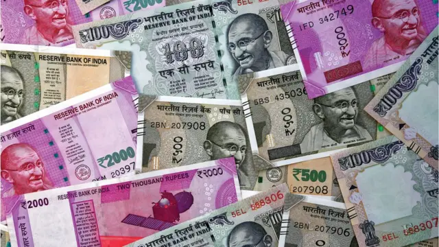 મહારાષ્ટ્રમાં આવકવેરાવિભાગના દરોડા