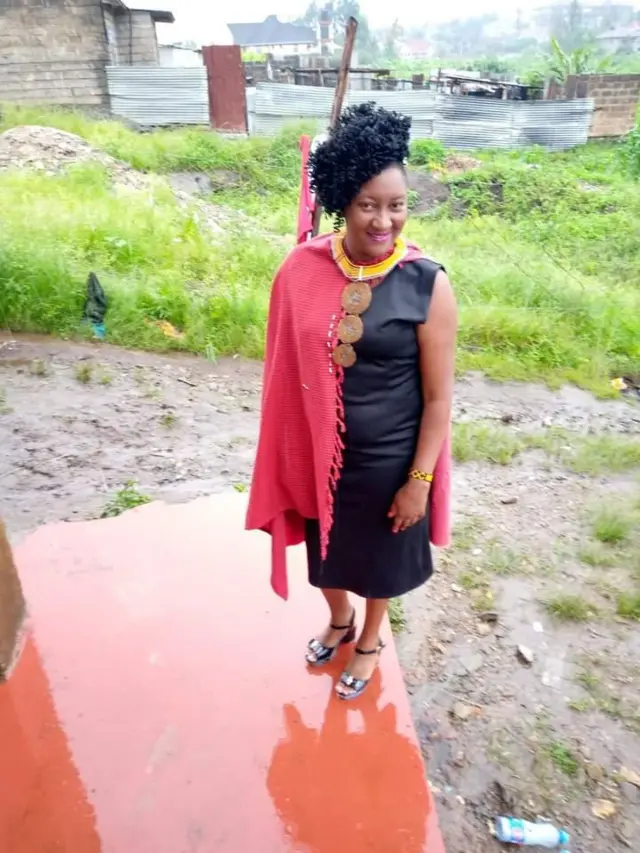 Narumbe Ekiru yarongowe afise imyaka 19, ariko akaba yagiye kwibaruka umwana wa mbere amaze gukorora inda zitatu zose.