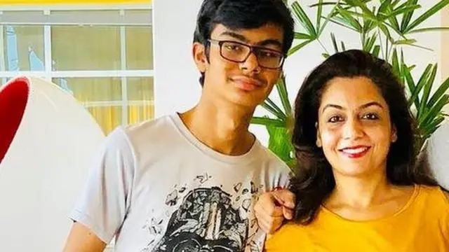 ఆమెర్, వందనా సూఫియా