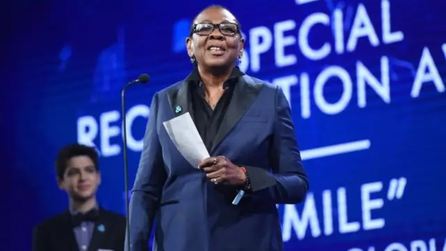 Tuzo za GLAAD Media zinawatambua watu na taasisi kwa kazi zao katika kuwakilisha jamii ya watu wanaojihusisha na mapanzi ya jinsia moja na maswala yanayoathiri maisha yao