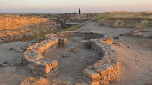 เมืองโธลาวีระ รัฐคุชราต คือหนึ่งในซากอารยธรรมฮารัปปาที่ใหญ่ที่สุดจากทั้งหมด 5 แห่ง
