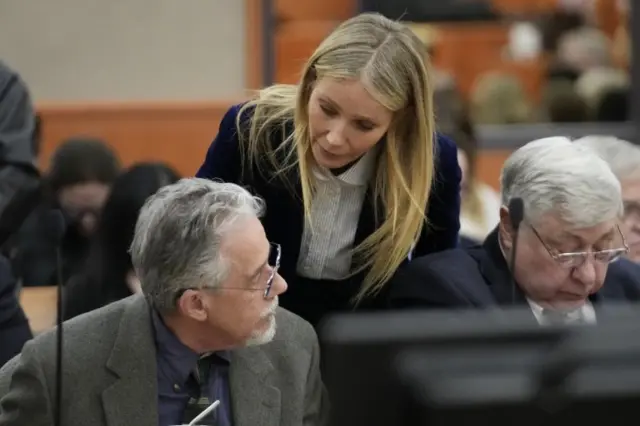 Paltrow se dirige a Sanderson