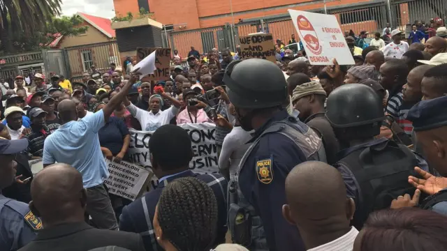 Dibadbaxayaasha ayaa waxay wasaaradda arrimaha gudaha u gudbiyeen waxa ay ka cabanayaan