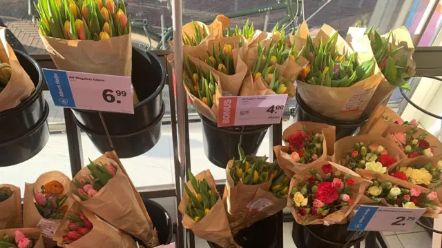 Buketi se prodaju i po radnjama