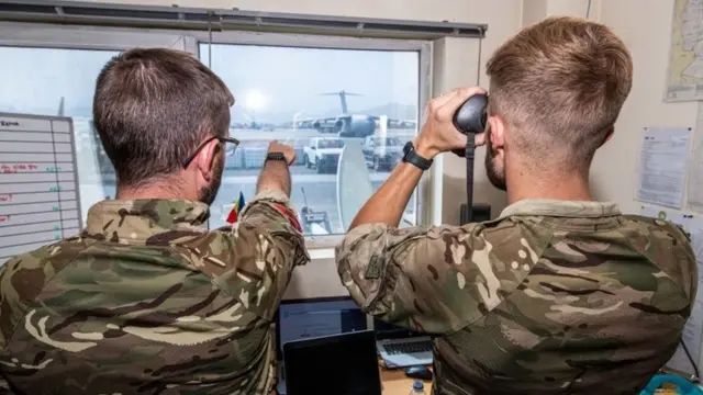 सेना के अधिकारी