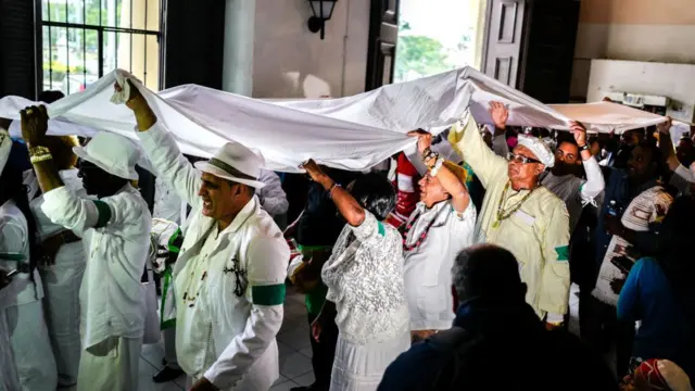 T'oun ti pe wọ jina si ilẹ Yorùbá, awọn ẹlẹsin abalaye Yorùbá nigbagbọ ninu ẹsin naa