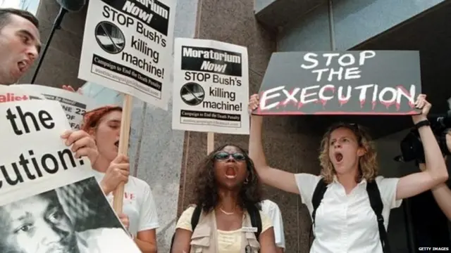 ਮੌਤ ਦੀ ਸਜ਼ਾ ਦਾ ਵਿਰੋਧ ਕਰ ਰਹੇ ਲੋਕ