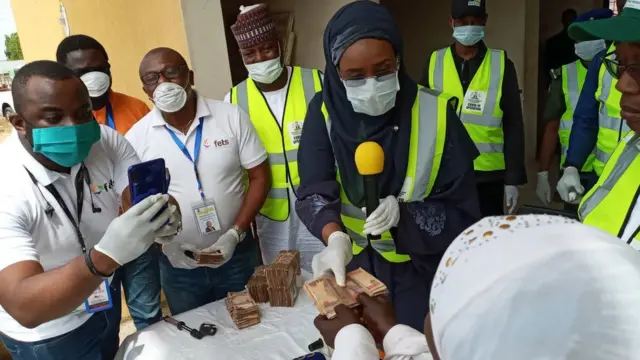 Minisita n pin owo fun an eeyan kan