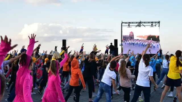 флешмоб "Танцюй під українське"