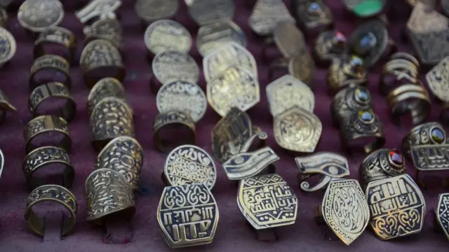 Des bijoux authentiques vendus dans les rues de la capitale égyptienne.