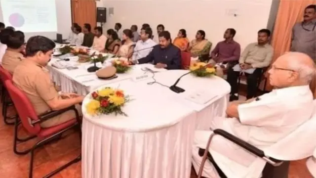 கடலூரில் பயணம் மேற்கொண்டபோது தமிழக ஆளுநர் நடத்திய கூட்டம்