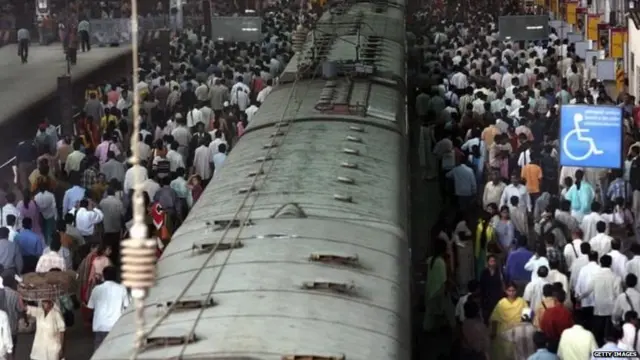 मुंबई लोकल ट्रेन