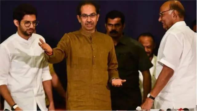 ఆదిత్య ఠాక్రే, ఉద్ధవ్ ఠాక్రే, శరద్ పవార్