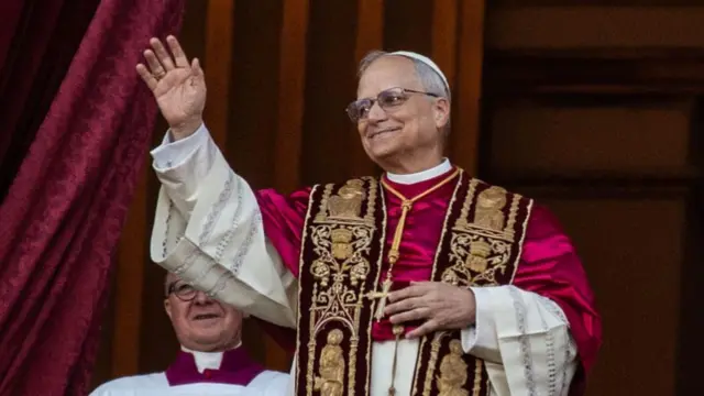 羅馬天主教會選出美國籍樞機羅伯特·普雷沃斯特(Robert Prevost)為新任教宗,其封號為良十四世(Pope Leo XIV)。