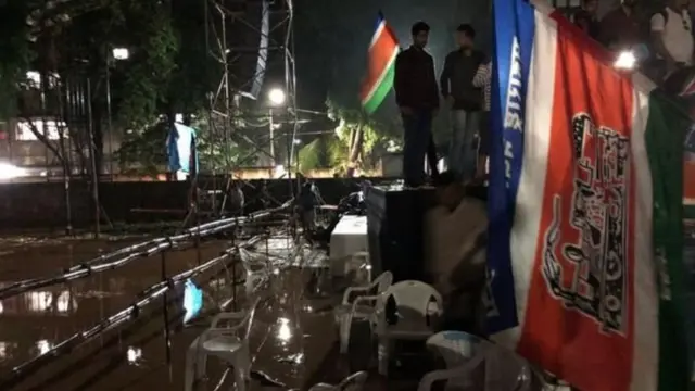 पावसामुळे राज ठाकरे यांची पुण्यातली सभा रद्द करण्यात आली.