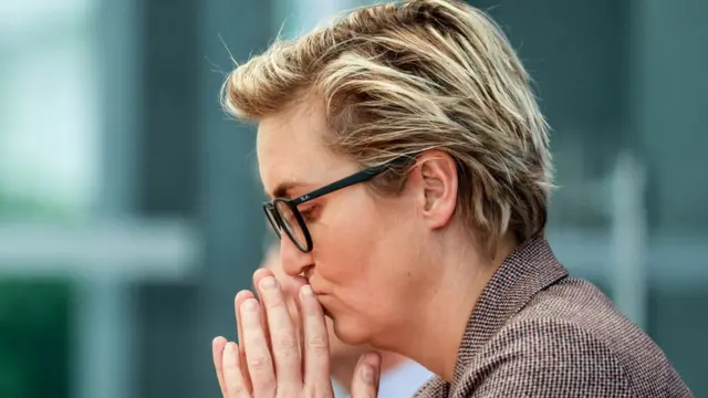 Сюзанна Хенниг-Веллсов