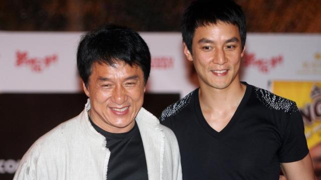 Jackie Chan (L) and Daniel Wu (R) attend a press conference in Kuala Lumpur on 31 March 2009 to promote their film Shinjuku Incident