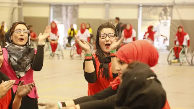 دختران معلول