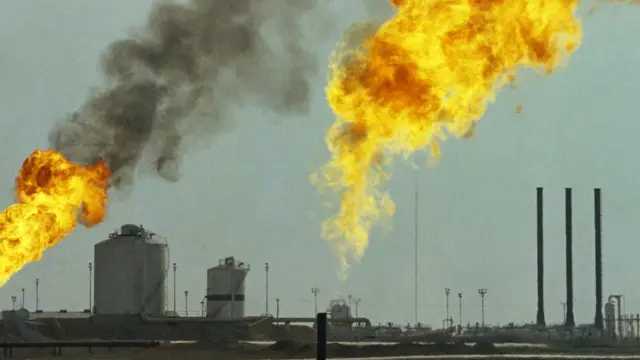 پالایشگاه نفت در جنوب ایران