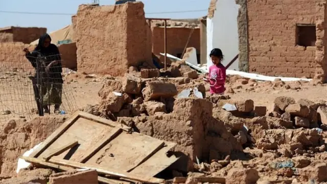 दसियों हज़ार सहरावी शरणार्थी कैंपों में रहते हैं