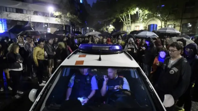 Мадрид направил в регион тысячи полицейских для обеспечения порядка и недопущения проведения референдума