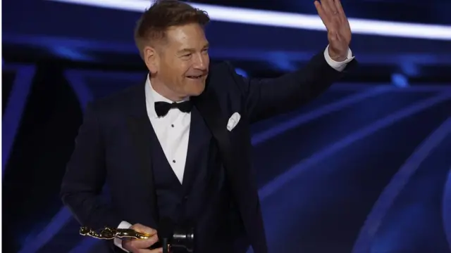 Sir Kenneth Branagh with his Oscar
