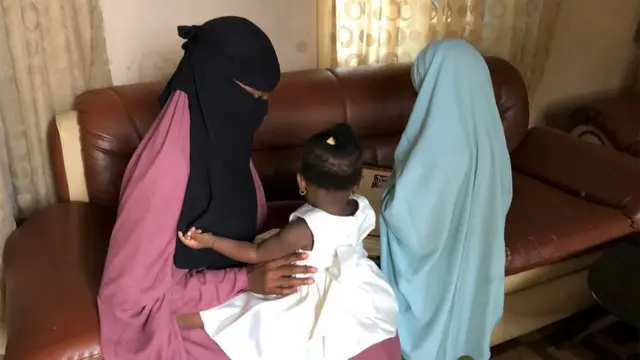 Matar Dadiyata da 'ya'yansa mata guda biyu