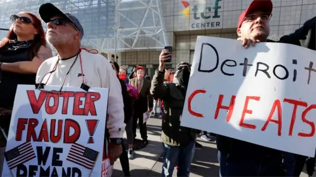নির্বাচনে কারচুপির অভিযোগ তুলে লোকে বিক্ষোভ করেছে মিশিগানে