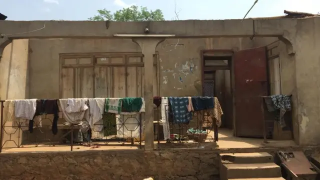 Aworan awọn ile ti atẹgun ojo si lọ ni Fiditi