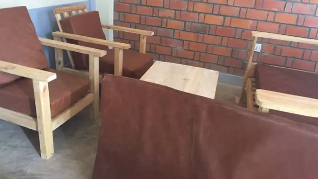 Mu nzu basangamo ibikoresho bimwe by'ibanze