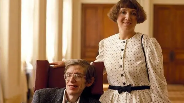 ستيفن هوكينغ وجين تزوجا عام 1965