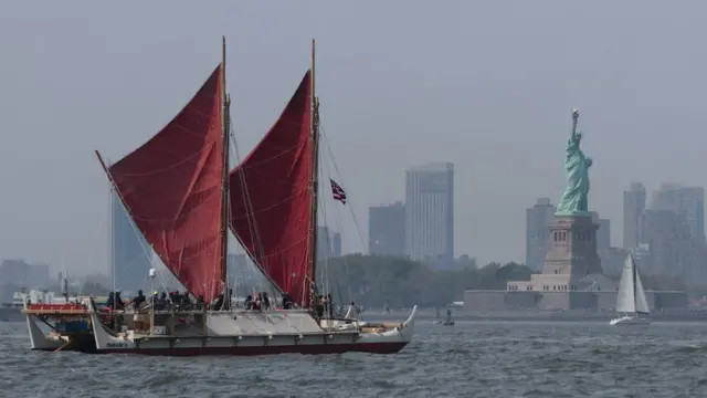 Каноэ "Хокулеа"