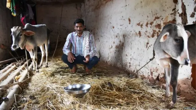 پدھاريا گاؤں کے سربراہ پریم