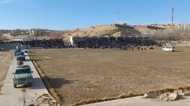 د فیروزکوه لوبغالي کې دغه تورن کسان له ۱۹ تر ۳۵ دُرو پورې وهل شوي. .