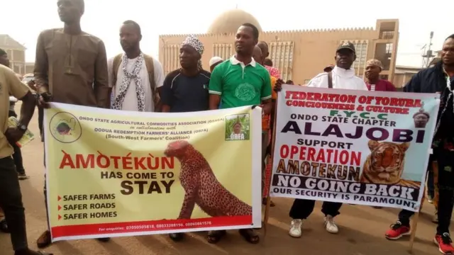 Awọn eeyan to n sewọde lori ifẹsẹmulẹ eto Amotekun