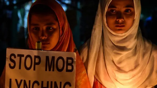 મણીપુરમાં કેન્ડલ રેલીનો ફોટોગ્રાફ