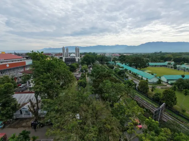 Markas TNI yang berada di depan Kampus UNP