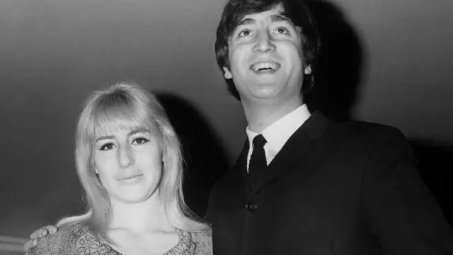 В интервью, опубликованном за два дня до его смерти, Леннон признался, что бил женщин, в том числе свою первую жену Синтию