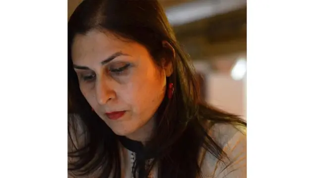 نفیس نیا، شاعر و فیلم‌ساز مقیم هلند