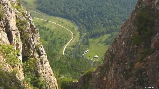 रशियाची डेनिसोवा पर्ततरांग