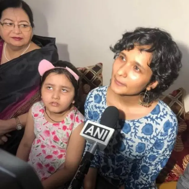 முதலிடம் பிடித்த ஷ்ருதி ஷர்மா