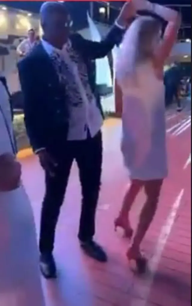 Aworan Fayose nibi to ti n ba oyinbo jo