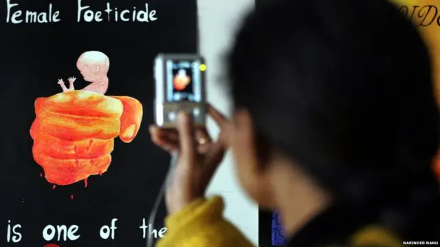ਬੱਚਿਆਂ ਦੇ ਸਭ ਤੋਂ ਬੁਰੇ ਲਿੰਗ ਅਨੁਪਾਤ ਵਾਲੇ ਸੂਬਿਆਂ ਵਿੱਚੋਂ ਇੱਕ ਪੰਜਾਬ ਦੇ ਅੰਮ੍ਰਿਤਸਰ ਵਿੱਚ ਕੰਨਿਆ ਭਰੂਣ ਹੱਤਿਆ ਤੇ ਪ੍ਰਦਰਸ਼ਨੀ