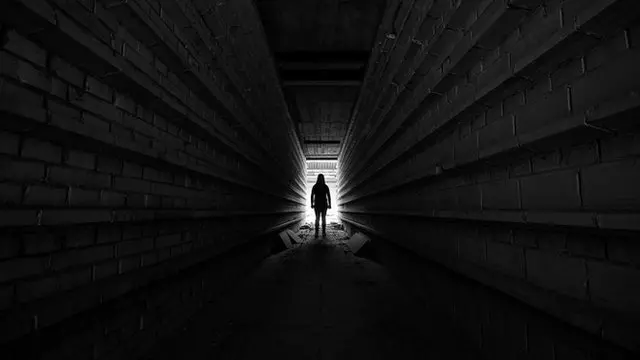 نور در انتهای تونل