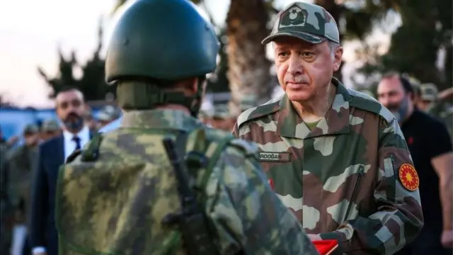 Ciidamada Turkiga ayaa caawinaya dowladda ay beesha caalamka aqoonsan tahay ee Libya